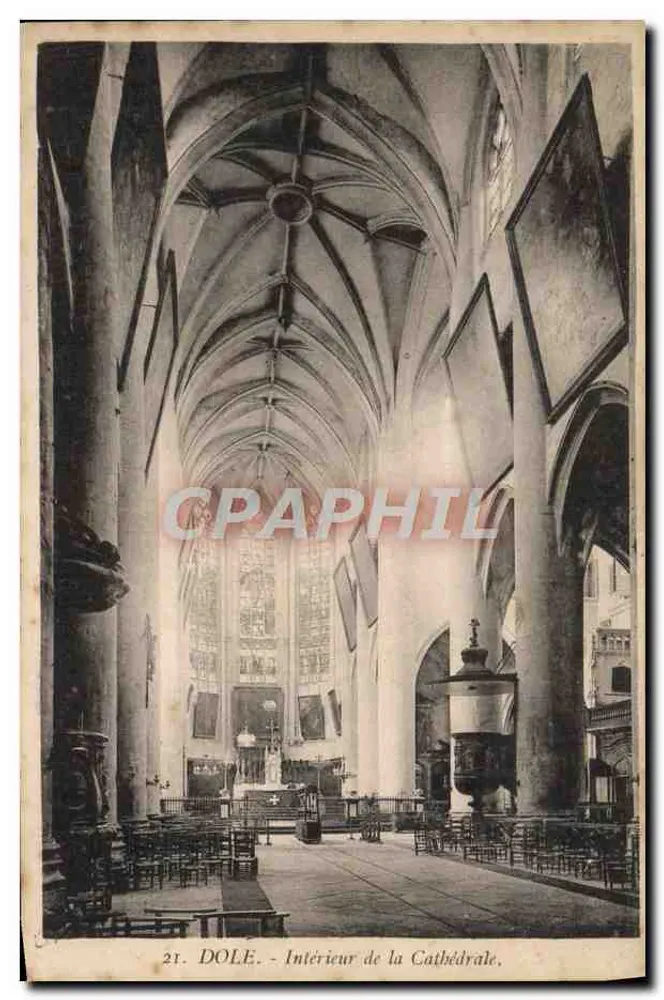 Dole - Interior da Catedral — vista da nave com abóbada gótica e vitrais - Frente