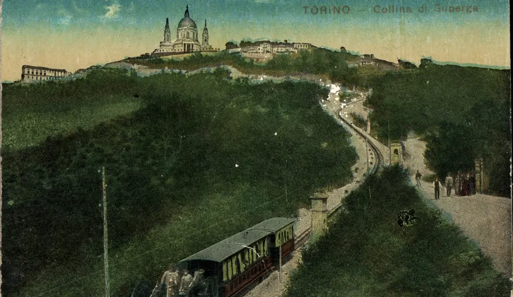 Turim — Colina de Superga — vista com funicular - Frente