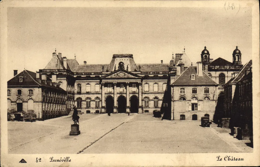 Lunéville — O Castelo — editor P. 42 - Frente