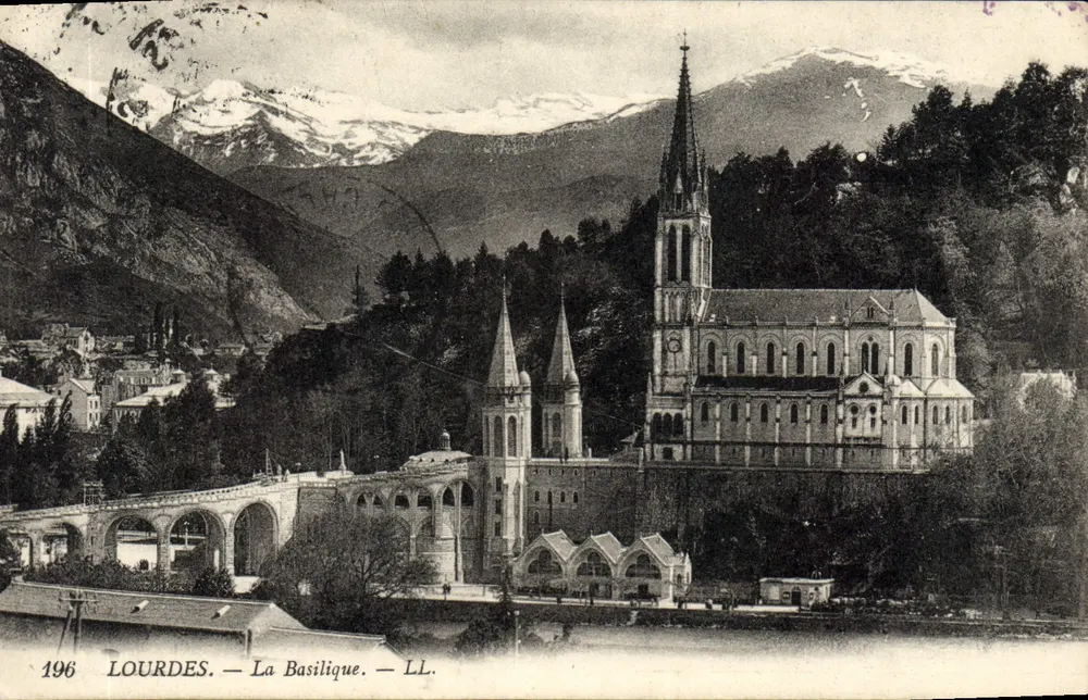 Lourdes — A Basílica — LL. — N° 196 - Frente