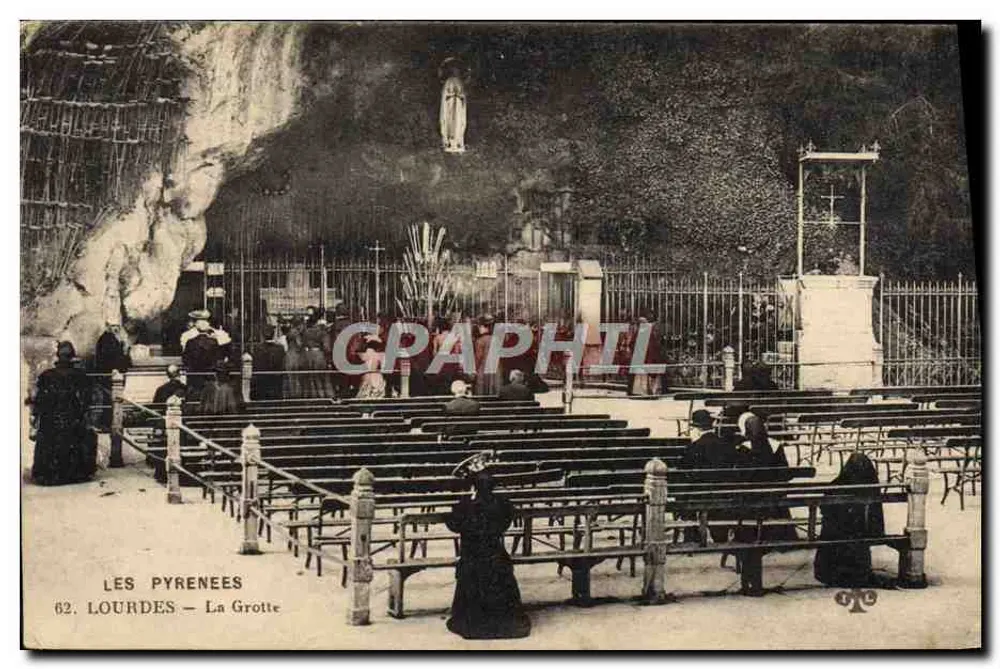 Lourdes — A Gruta — Editora: Les Pyrénées, n° 62 - Frente