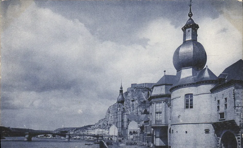 Schloss Dinant — Ansicht der Maas - Vorderseite