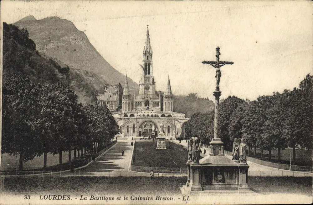 Lourdes - La Basilique et le Calvaire Breton - LL - Recto