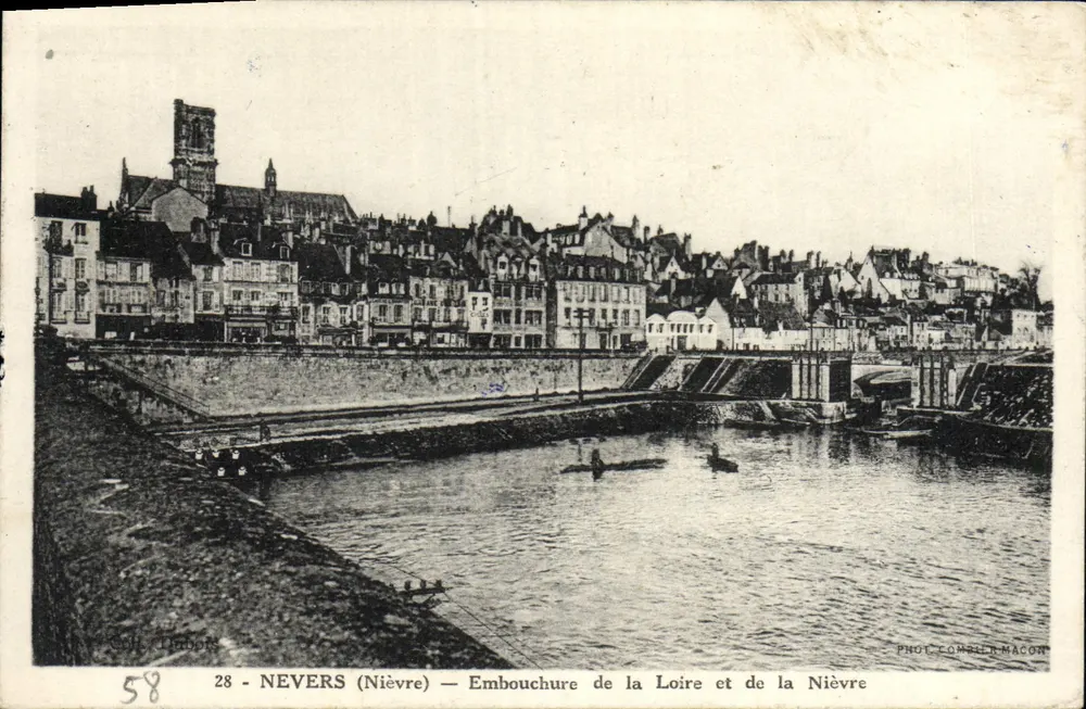 Nevers (Nièvre) — Mündung der Loire und Nièvre — Foto. Combier Macon - Vorderseite