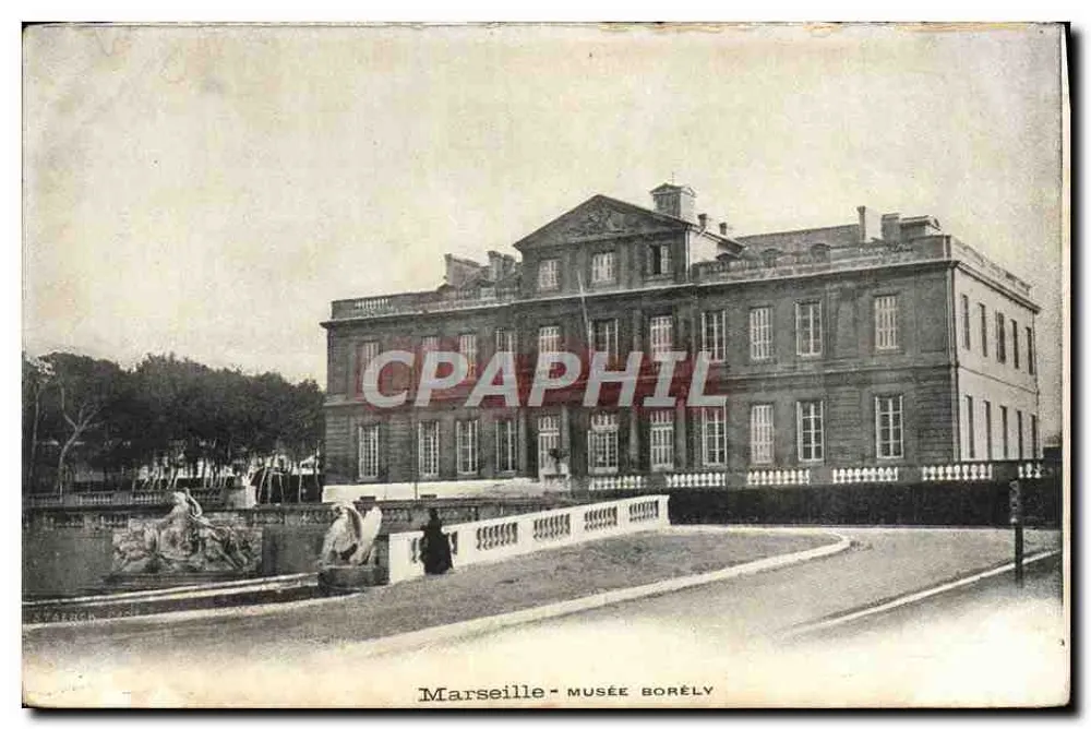 Marselha - Museu Borelý — vista do prédio com fonte e jardim - Frente