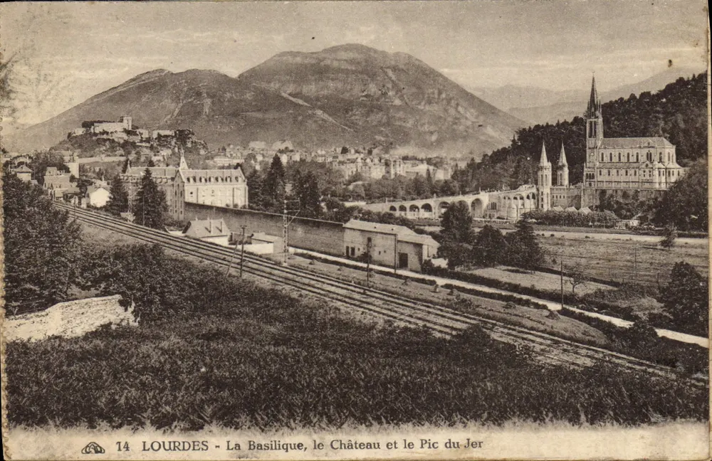 Lourdes - Die Basilika, das Schloss und der Pic du Jer — Nr. 14 - Vorderseite