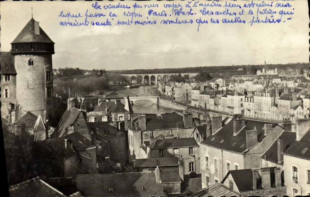 Vista de Béziers — Torre do castelo e ponte — editor não visível - Frente