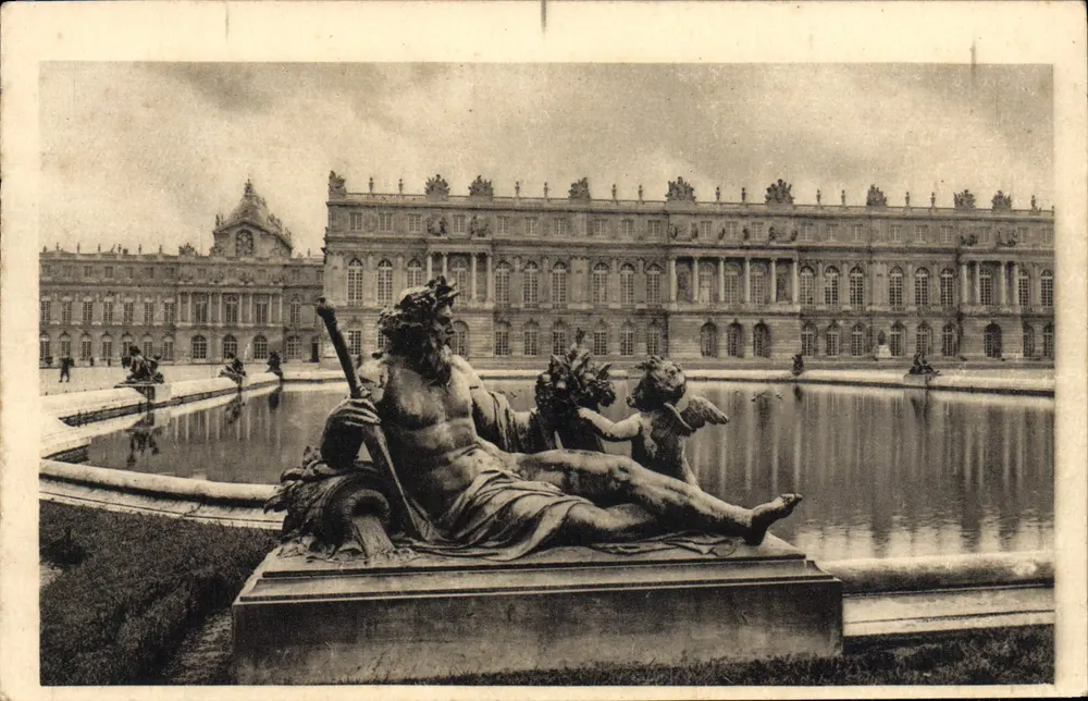 Parc de Versailles — Parterre d'eau — Service Commercial Monuments Historiques, Grand Palais, Avenue Alexandre-III, Paris - Frente
