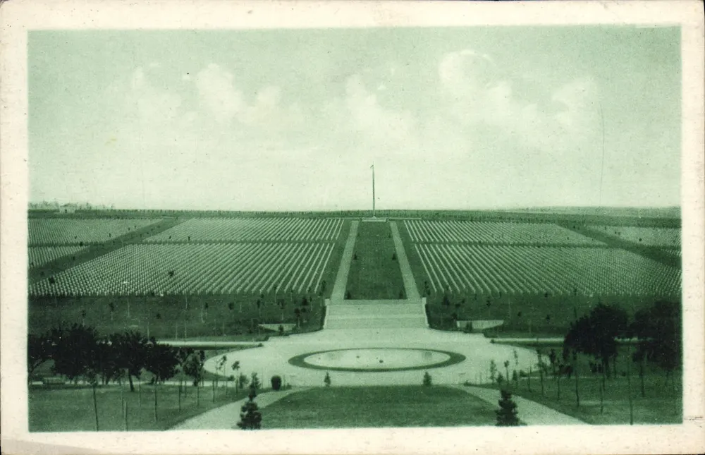 Amerikanischer Friedhof Meuse-Argonne — Allgemeiner Blick (14 095 Grabstellen) — Ansichtskarte - Vorderseite
