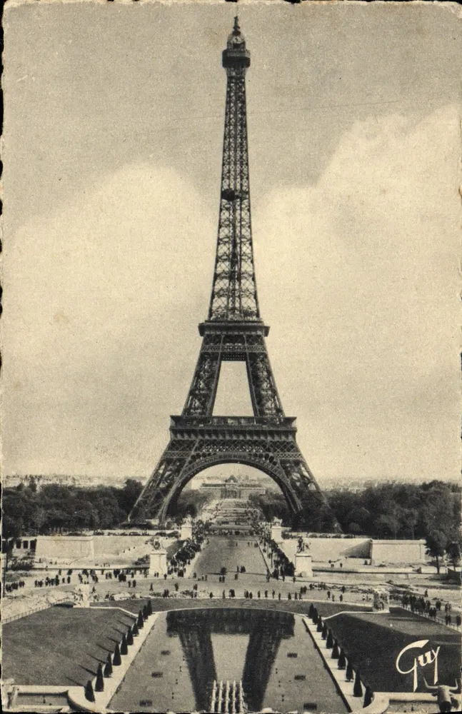 La Torre Eiffel — vista dai Giardini del Palazzo di Chaillot — Guy - Recto