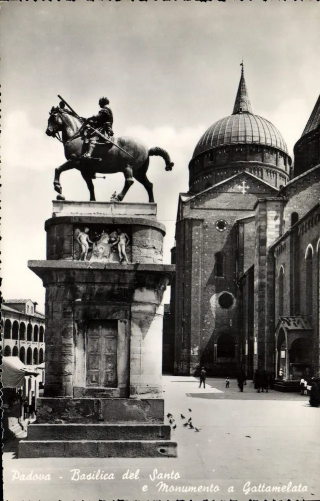 Padova - Basílica do Santo e Monumento a Gattamelata - Frente