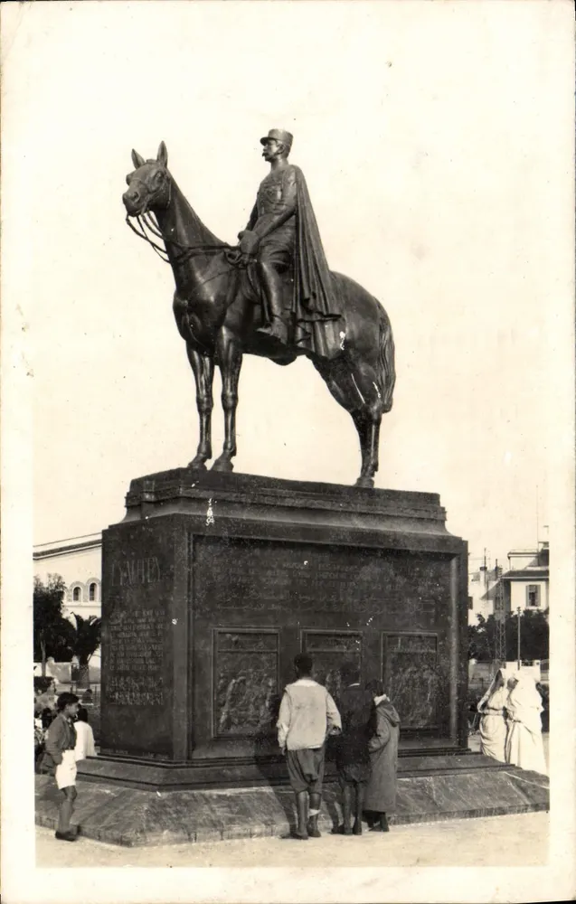 Monument z jeźdą Yannou — Casablanca — wydawca nieznany, numer serii nie widoczny - Awers