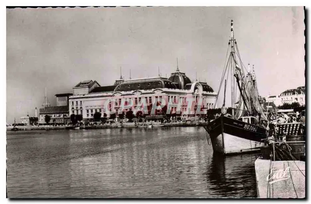 Touques und das Casino — Blick auf den Hafen — Éditions de Luxe Lavelle & Cie, n°1323 - Vorderseite