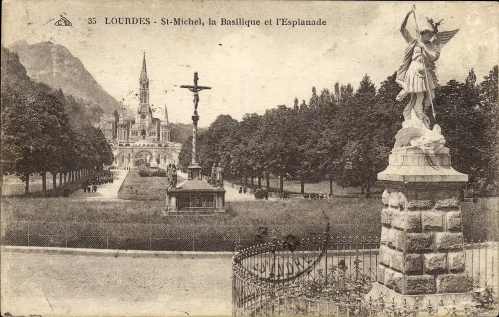 Lourdes - St-Michel, die Basilika und die Esplanade — Cité des Arts Photo-Graphiques, Straßburg - Vorderseite