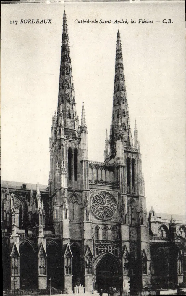 Bordeaux — Catedral de São André, as Flechas — C.B. - Frente