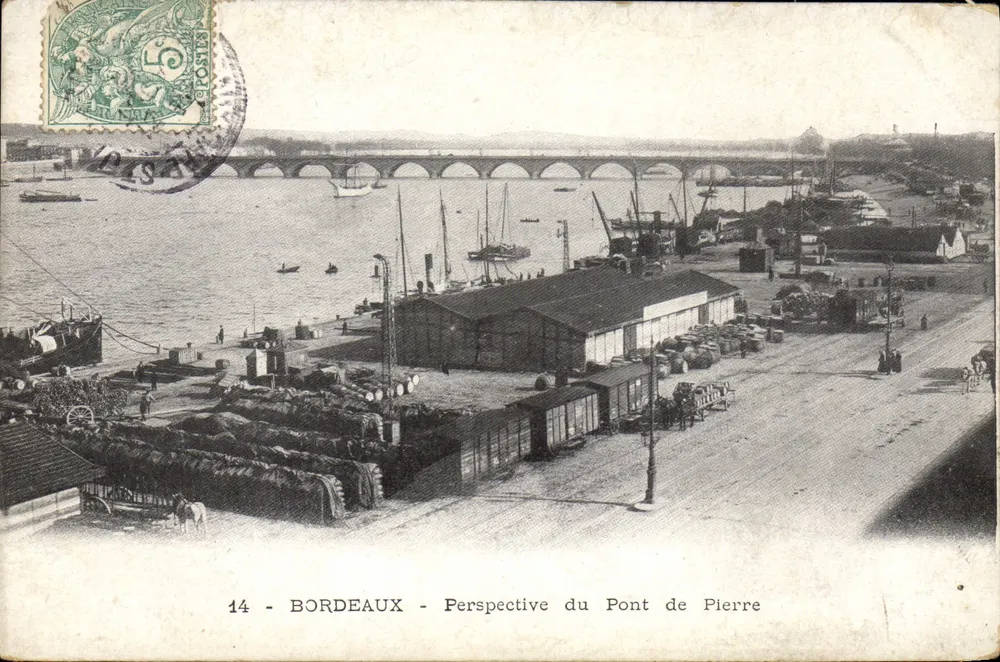 Bordeaux - Perspectiva do Ponte de Pierre - Frente