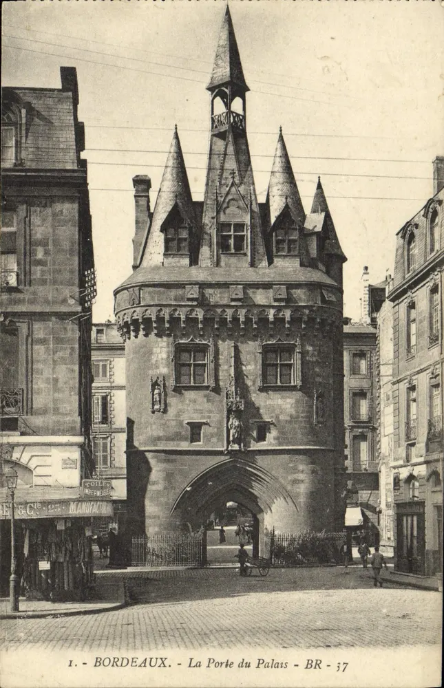 Bordeaux - A Porta do Palácio - BR - 37 - Frente