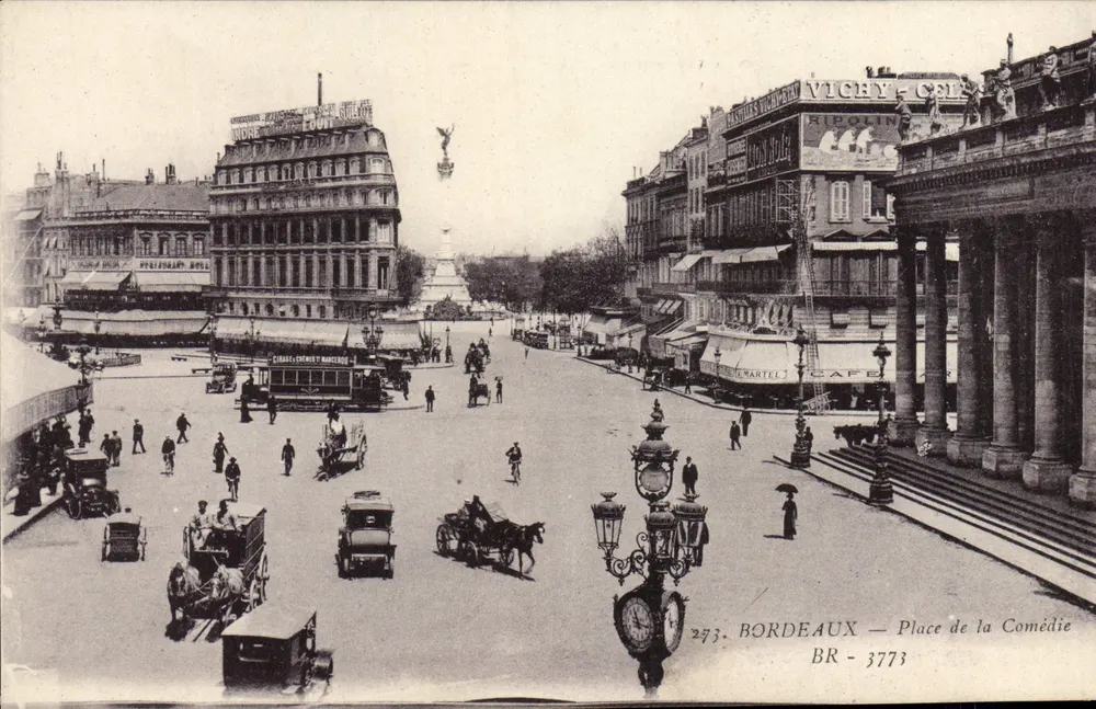 Bordeaux — Place de la Comédie — BR - 3773 - Frente