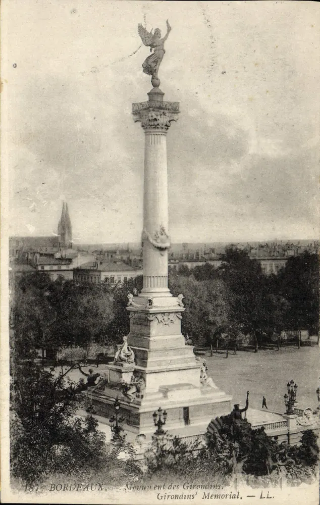 Bordeaux — Monument dos Girondins — LL. - Frente