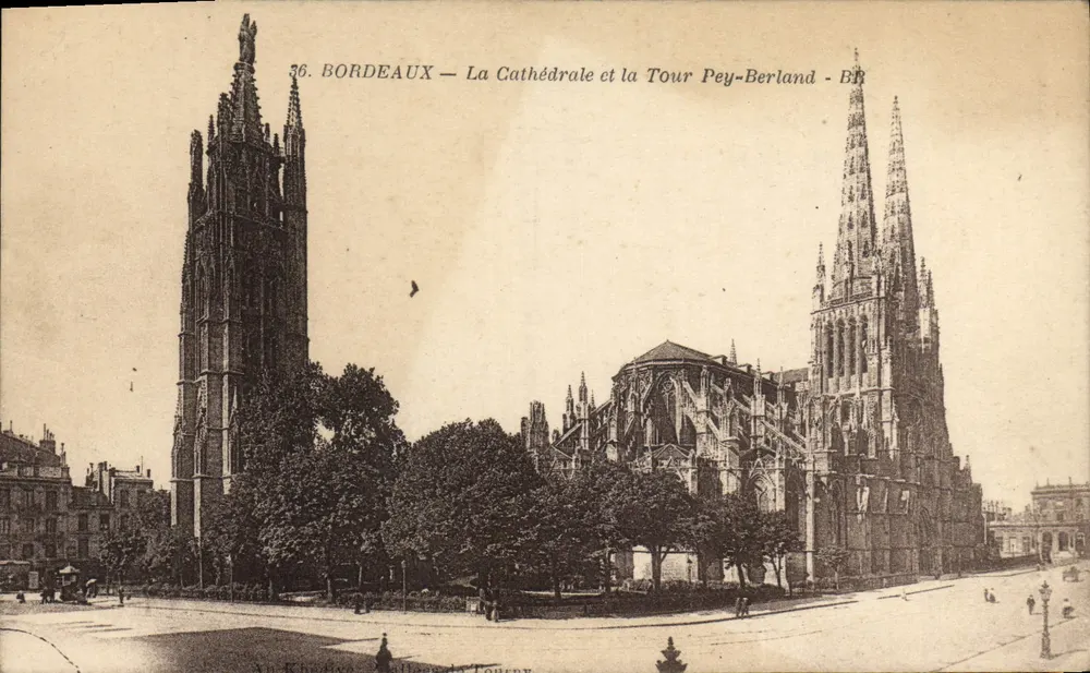 Bordeaux — Die Kathedrale und die Tour Pey-Berland — BB - Vorderseite