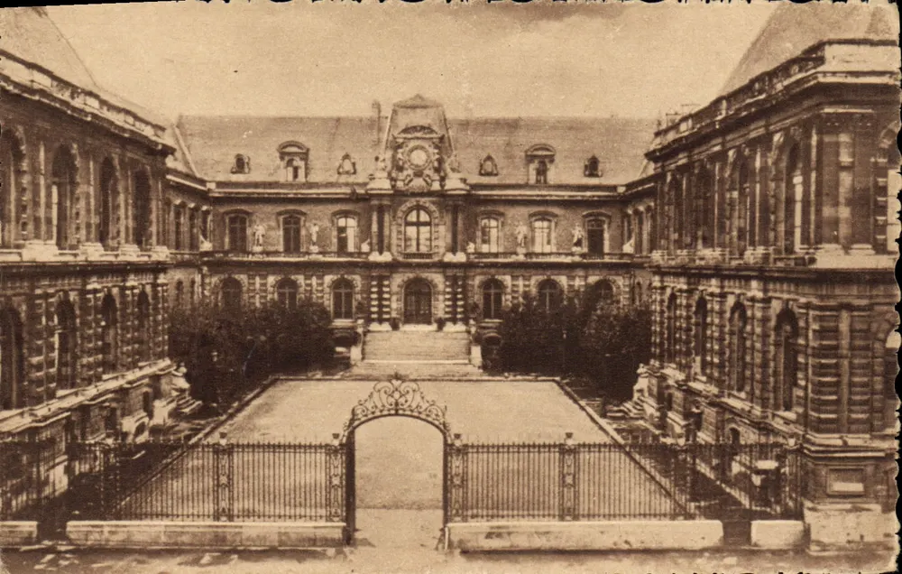 Amiens (Somme) — O Hotel de Ville — R. Lelong editor - Frente