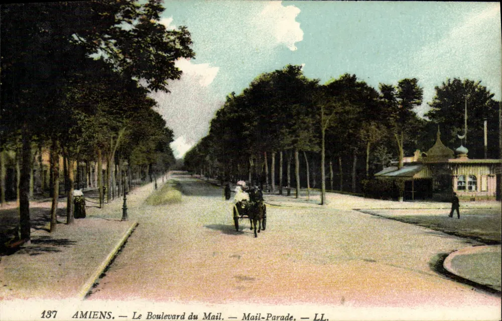 AMIENS — O Boulevard du Mail — Mail-Parade — LL - Frente