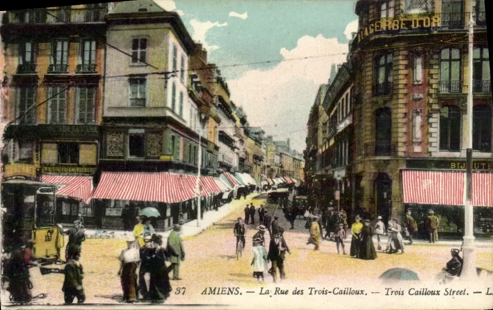 Amiens — A Rue des Trois-Cailloux — Three Stones Street — editor Lévy Fil & Cie, n°37 - Frente