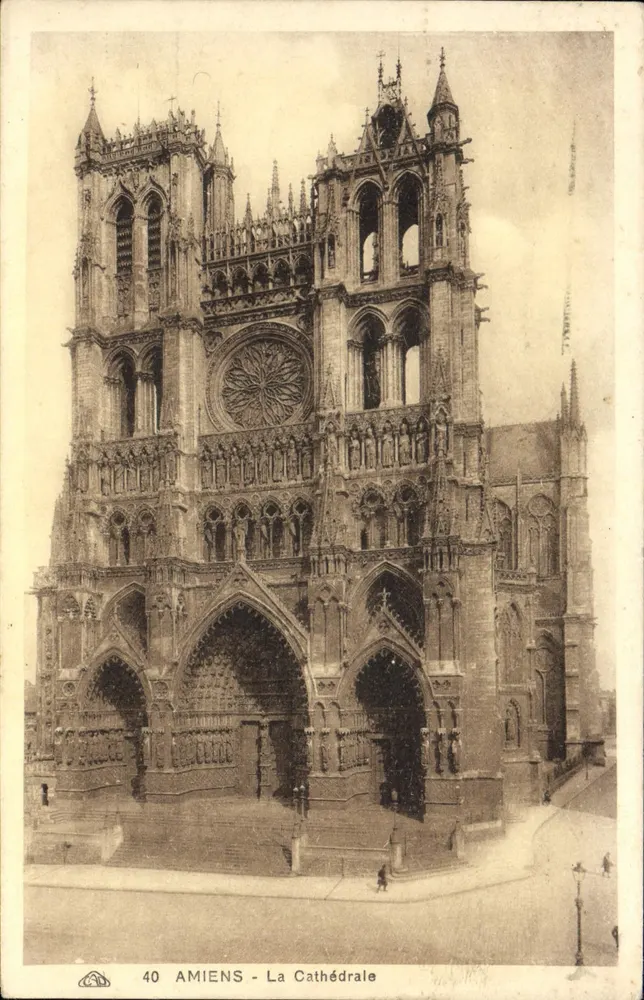 Amiens - A Catedral — vista da fachada gótica — editor dos Arts Photo Amiens, n°40 - Frente