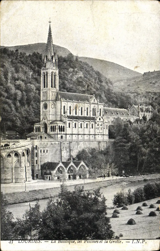 Lourdes — Die Basilika, die Piscines und die Grotte — I.N.P. - Vorderseite