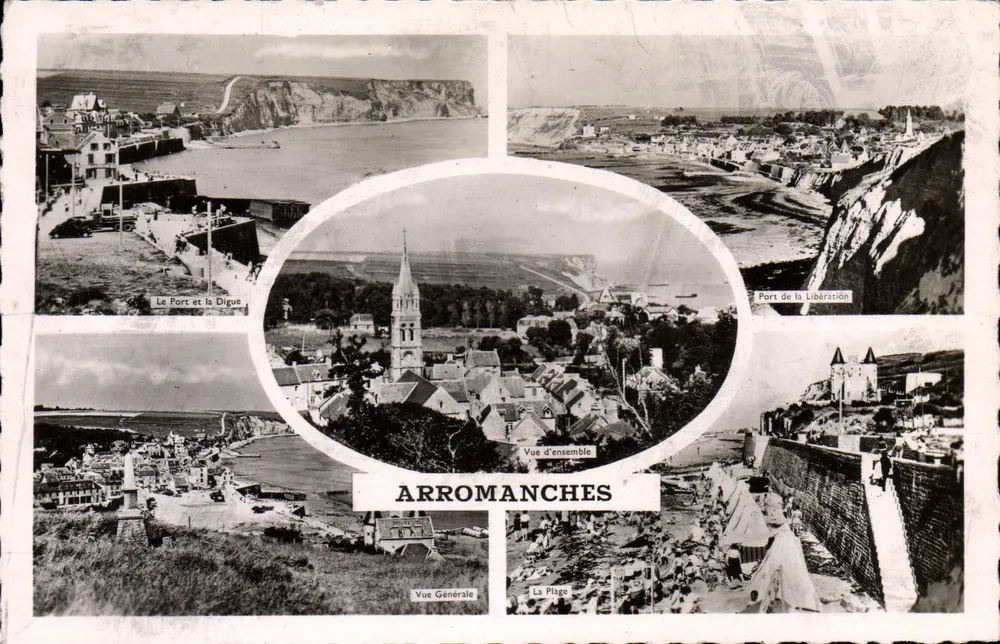 Arromanches — Panoramablick mit Hafen, Brücke, Strand und Stadt — Éditions Caby - Vorderseite