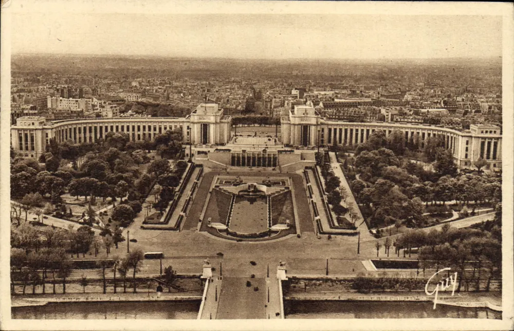 Palais de Chaillot — Allgemeiner Blick — Verlag GUY, n° 1.229 - Vorderseite
