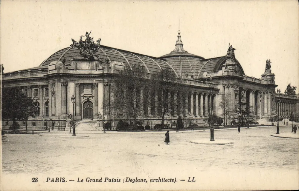 Paris — O Grande Palácio (Deglane, arquiteto) — LL - Frente