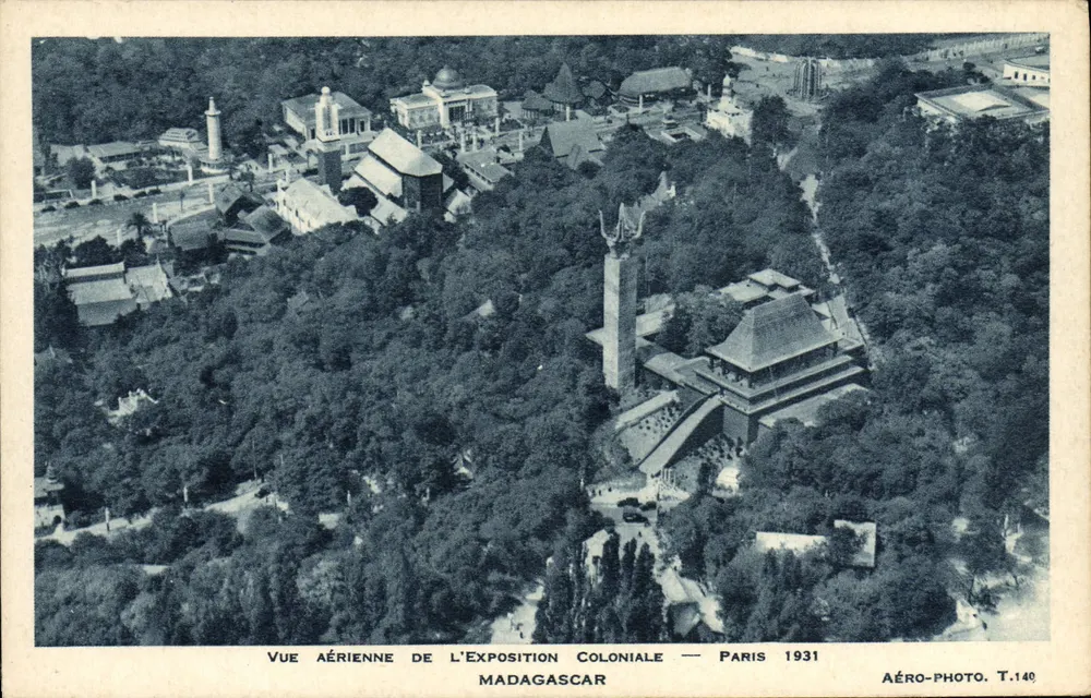 Luftbild der Kolonialausstellung — Paris 1931 — Aéro-Photo. T.140 - Vorderseite