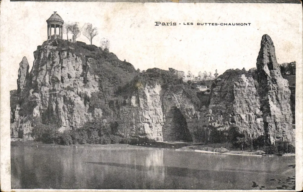 Paris - Les Buttes-Chaumont — vista do templo sobre rochedos — editor não visível - Frente