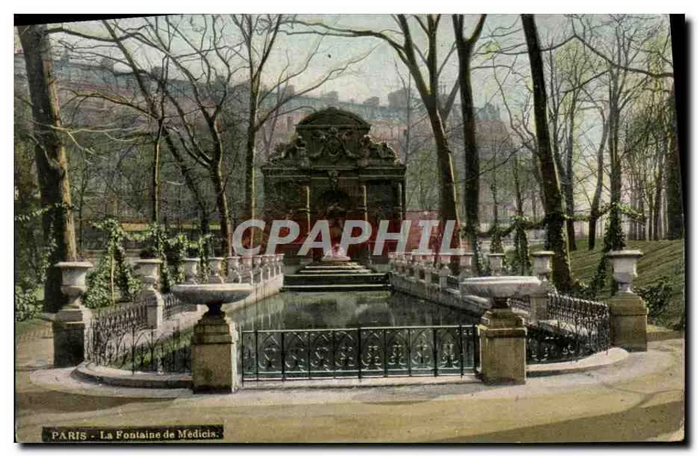 PARIS - La Fontaine de Médicis — vue du bassin entouré de vasques et d'un grillage orné, éditeur AQUIL PHOTO - Recto