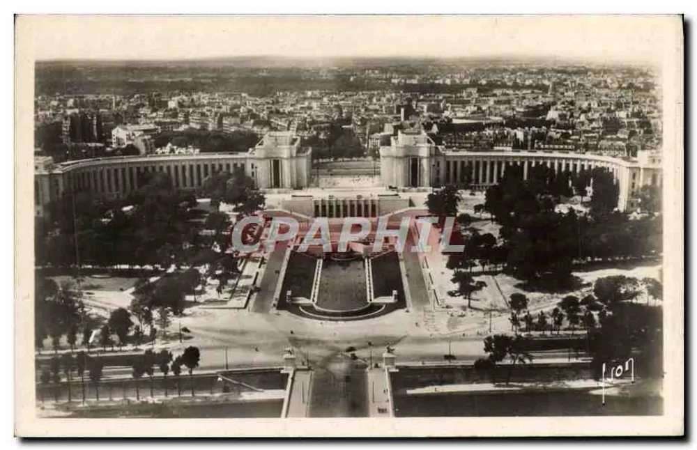 Paryż... w spacerze — Pałac Chaillot — Wydawnictwo Art Martel, Paryż - Awers