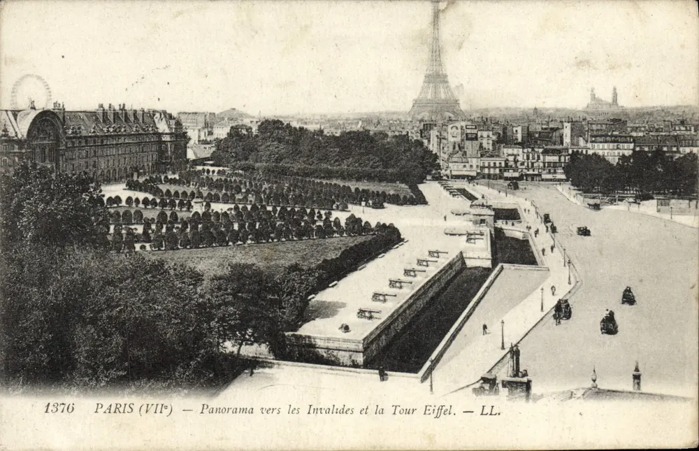 Parigi (VII°) — Panorama verso gli Invalides e la Torre Eiffel — LL. - Recto