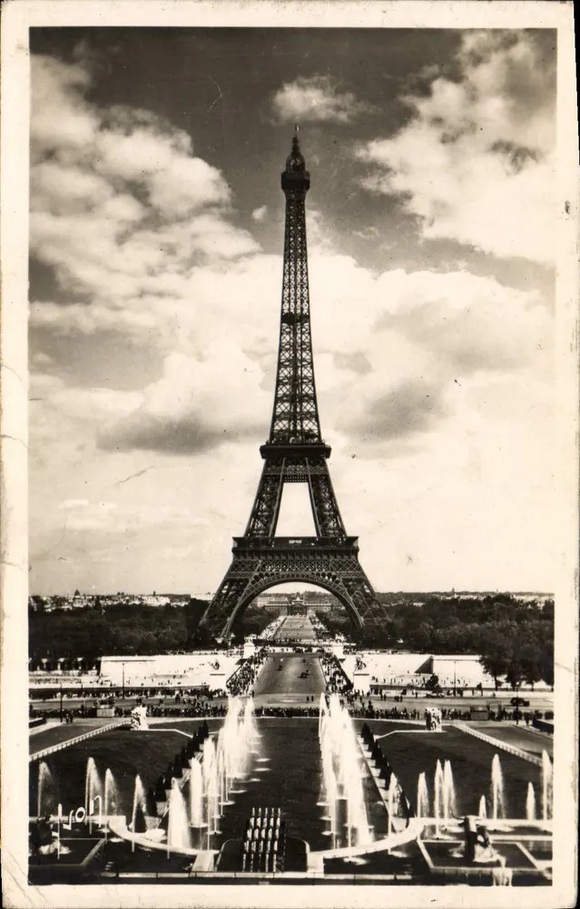 A Torre Eiffel — vista dos Campos de Marte — Éditions d'Art (Paris) n°101 - Frente