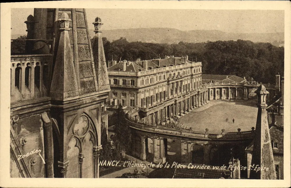 NANCY — Der Hémicycle der Place Carrière von der Kirche Saint-Épvre aus gesehen — Verlag Art V. Röder, Nancy - Vorderseite