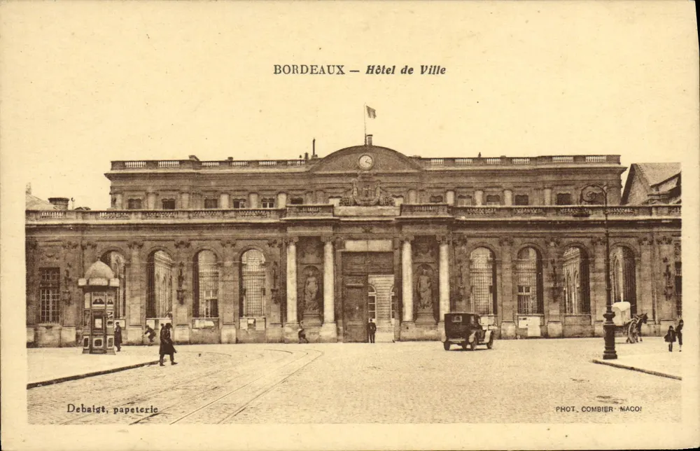 Bordeaux — Hotel de Ville — Fot. Combier-Nacoi - Frente