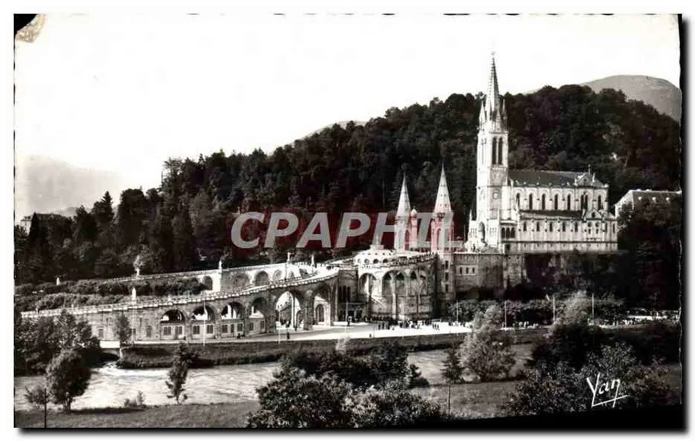 Lourdes — Basílica e o Calvário — editor Van - Frente