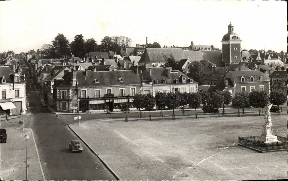 Château-du-Loir — Place de l'Hôtel de Ville et de l'Église — Verlag R. Gallois, Rue de la Maison - Vorderseite