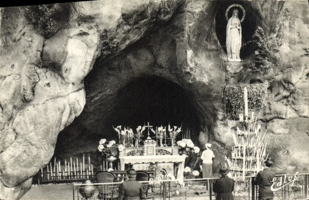 A Gruta Milagrosa — Lourdes — Edição P. Dorcet, 8, Place P. Dorcet - Lourdes - Frente