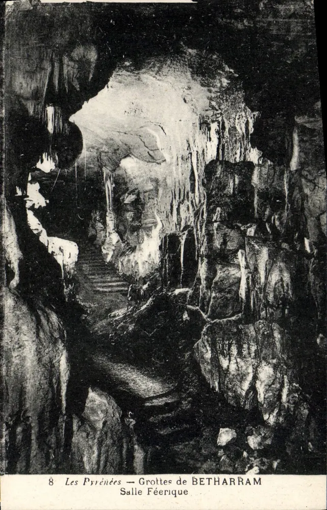 Os Pirineus — Grutas de BETHARRAM — Sala Fértil - Frente