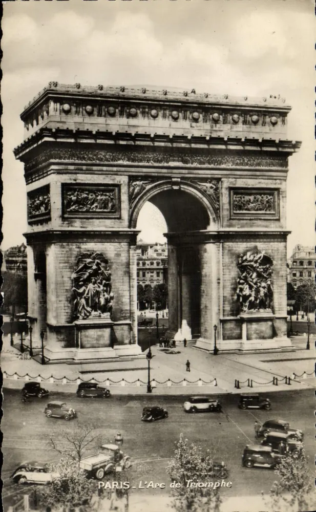 PARIS — O Arco do Triunfo — U.A.T., 27 rue de Valois, Paris - Frente