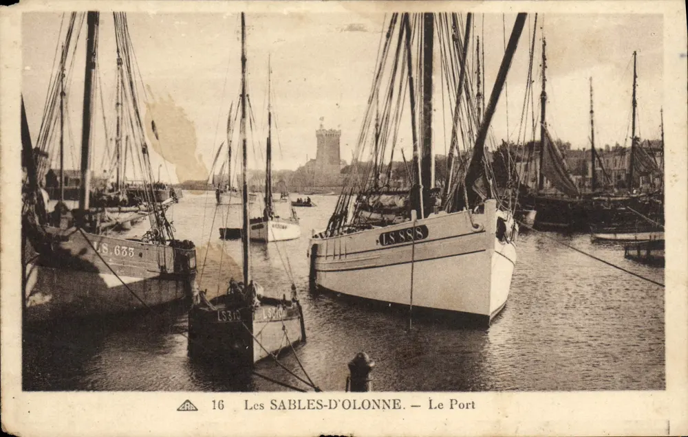 Les SABLES-D'OLONNE — Le Port — éditeur A. L. H. (n° 16) - Voorkant