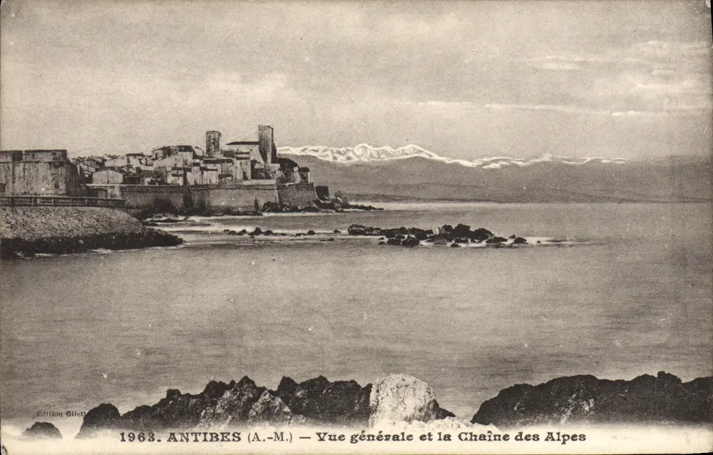 Antibes (A.-M.) — Allgemeine Ansicht und die Alpenkette — Édition Gilet, 1963 - Vorderseite