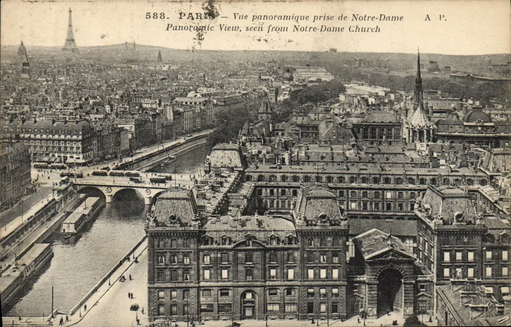 Paris — Panoramablick von Notre-Dame — A.P. n°588 - Vorderseite