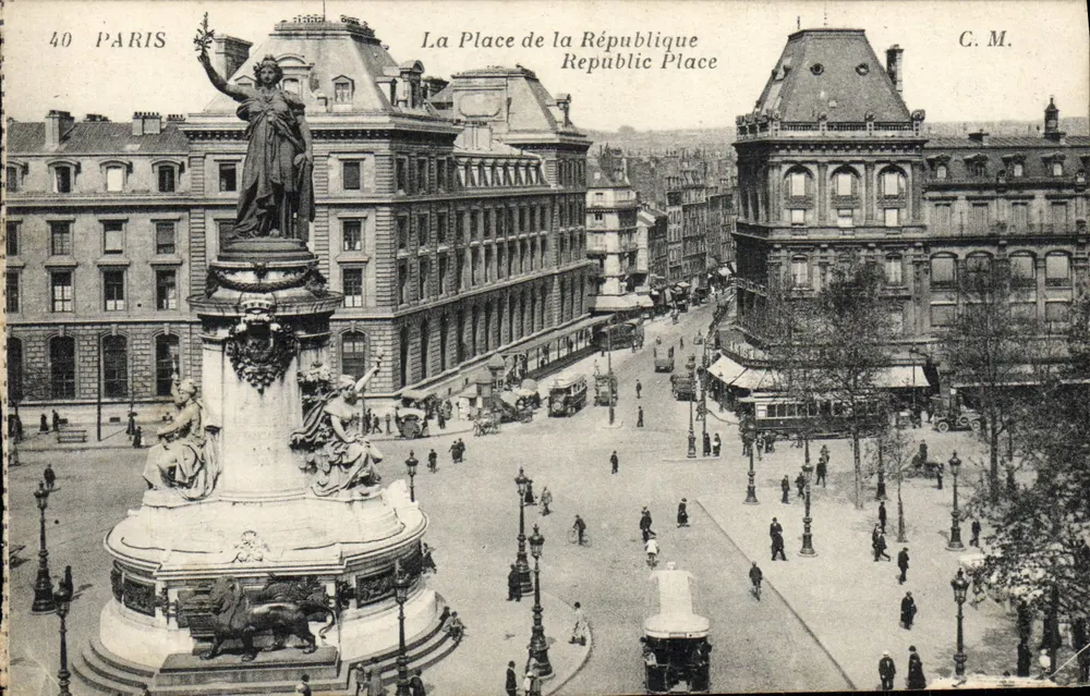 A Praça da República — Paris — C.M. n°40 - Frente