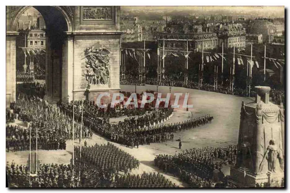 Place de l'Étoile — Feier unter dem Arc de Triomphe — unbekannter Verlag - Vorderseite